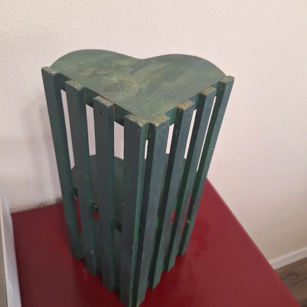 Vintage wood corner heart 3 tier trinket shelf green folk art country kitchen